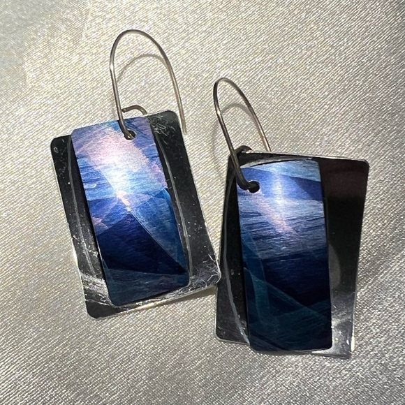 🥳FREE w/ purchase earrings - Picture 2 of 6